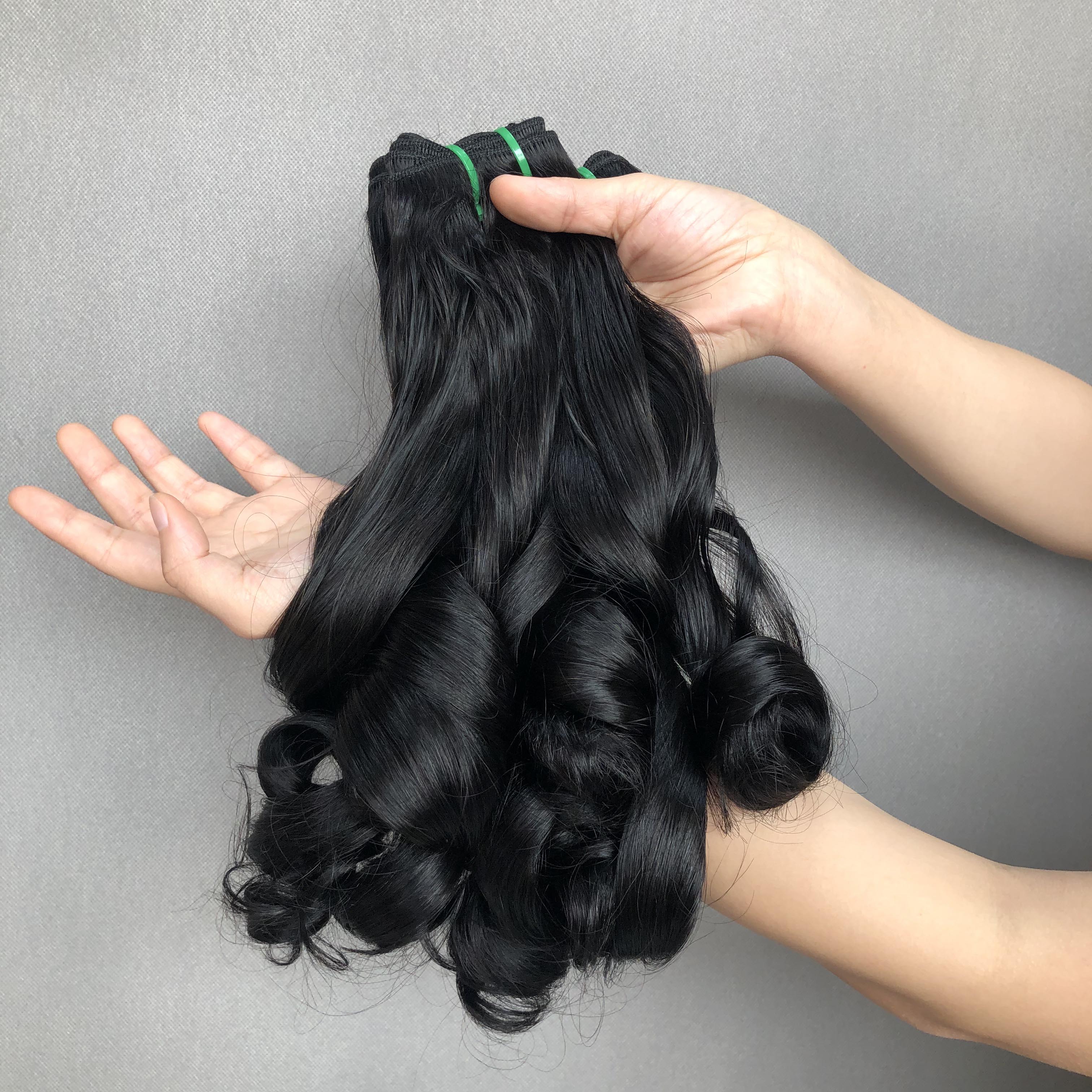 Fast Shipping Cheap Natural Color Bouncy Wave Magic Curl Human Hair Bundles Brazilian Human Hair Beauty Products For Women 