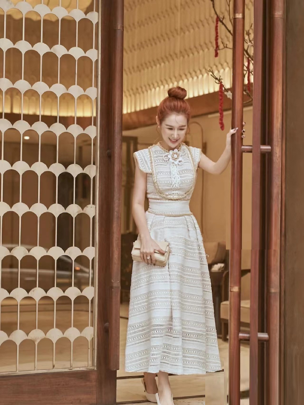 Oudina Wholesale Fashion Vintage Lace Midi Long Dress Casual Women Lady Elegant Women's Clothing Dresses 