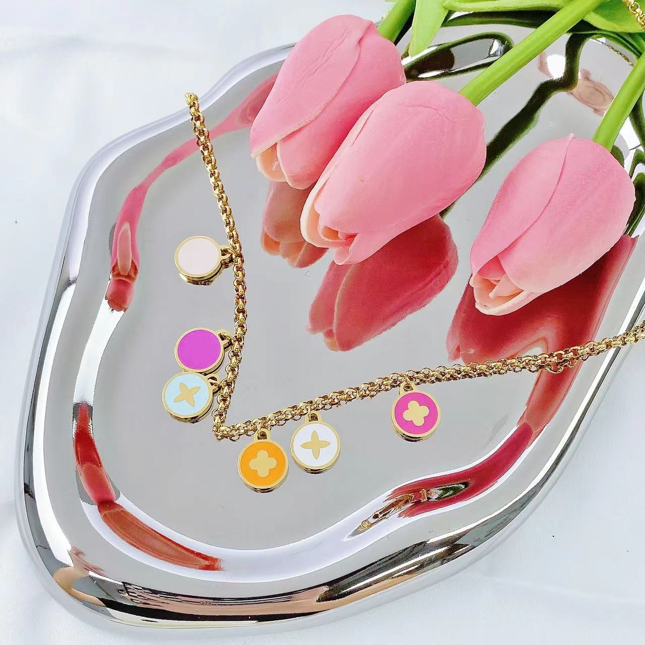 High Quality Cheap Dubai Gold Plated Stainless Steel Pendant Necklace Earrings Jewelry Set For Women 
