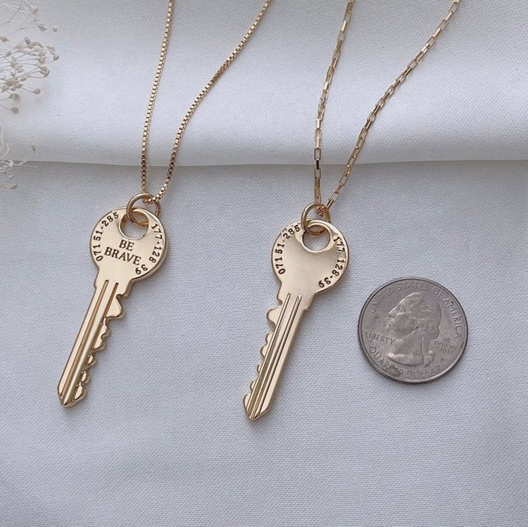 Personalize Women Stainless Steel Tarnish Free Trendy Jewelry Engraved Word Customize Gold Plated Key Necklace 
