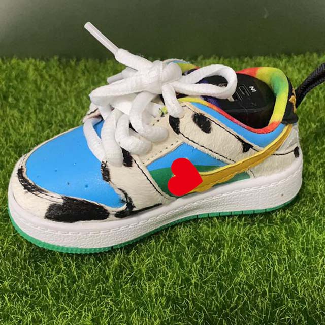 New Packaging Design Factory Direct Selling 8000mah Like Shoe Portable Charger For Iphone For Android 