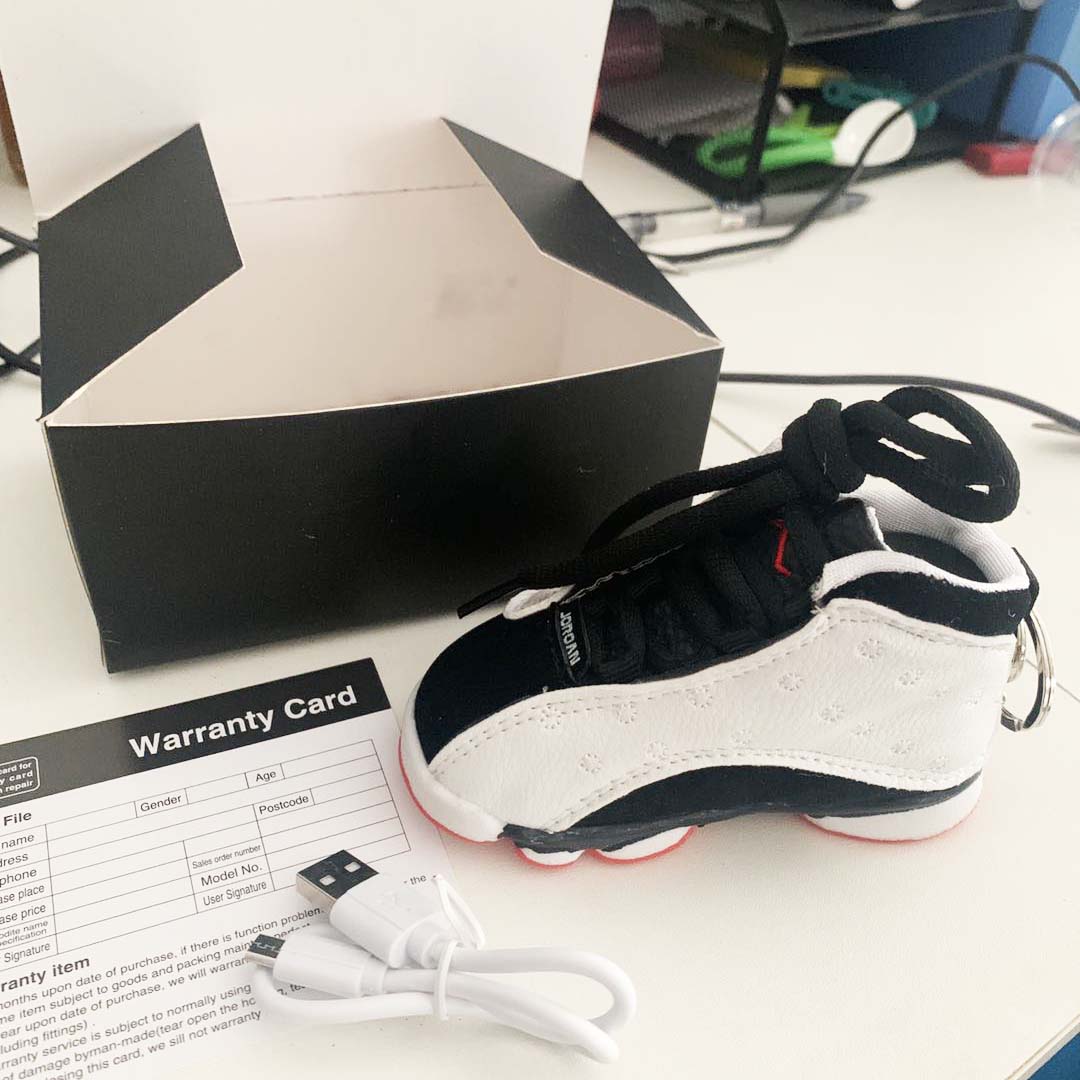 New Packaging Design Factory Direct Selling 8000mah Like Shoe Portable Charger For Iphone For Android 