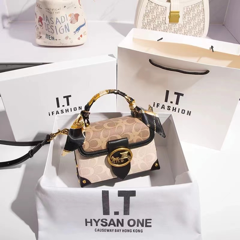 Wholesale Vintage Luxury Artware Trending Lock Leather Bag Shoulder Women Handbags For Women 