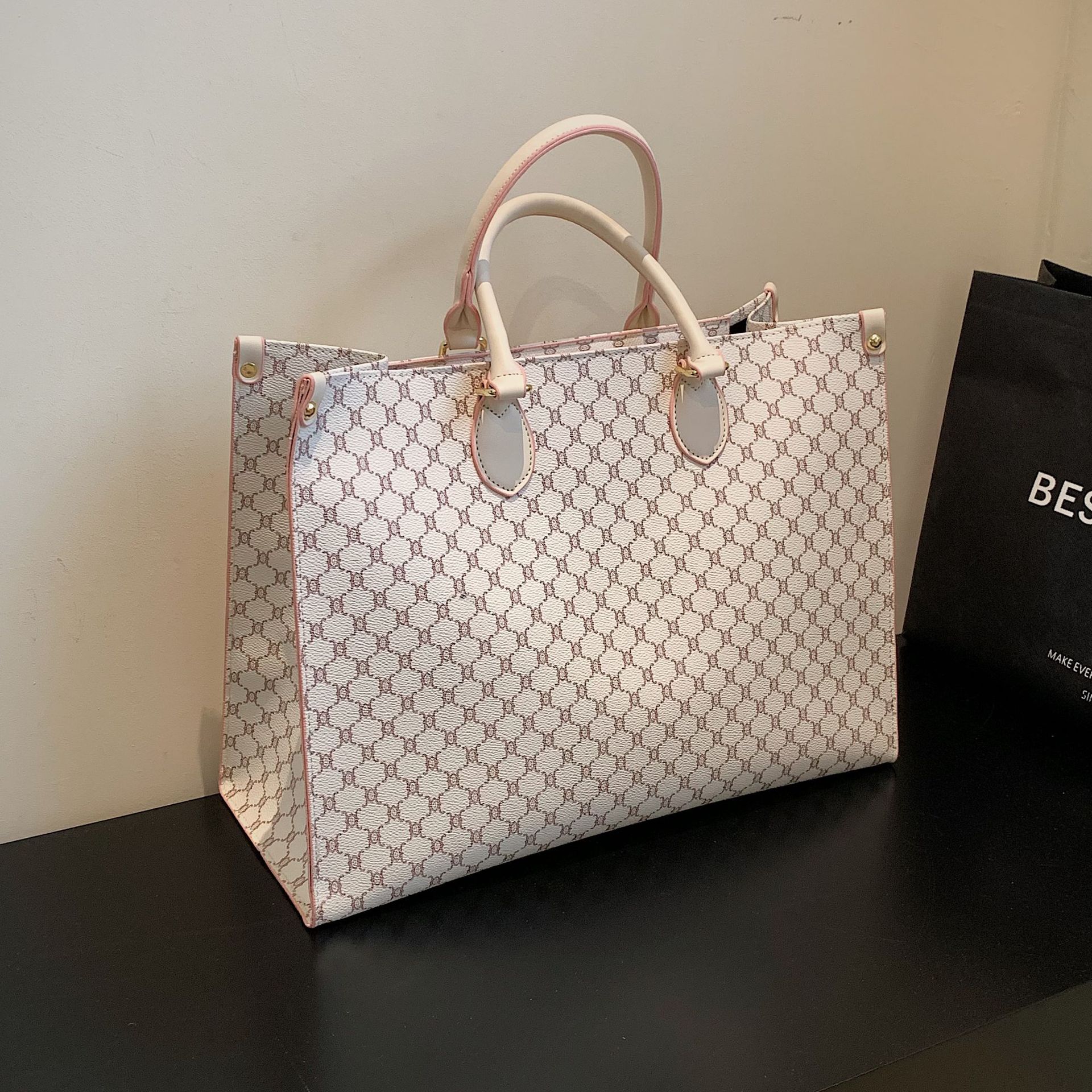 New Fashion Elegant Large Capacity Shoulder Bag Handbag Commuter Women's Bag Tote Bag