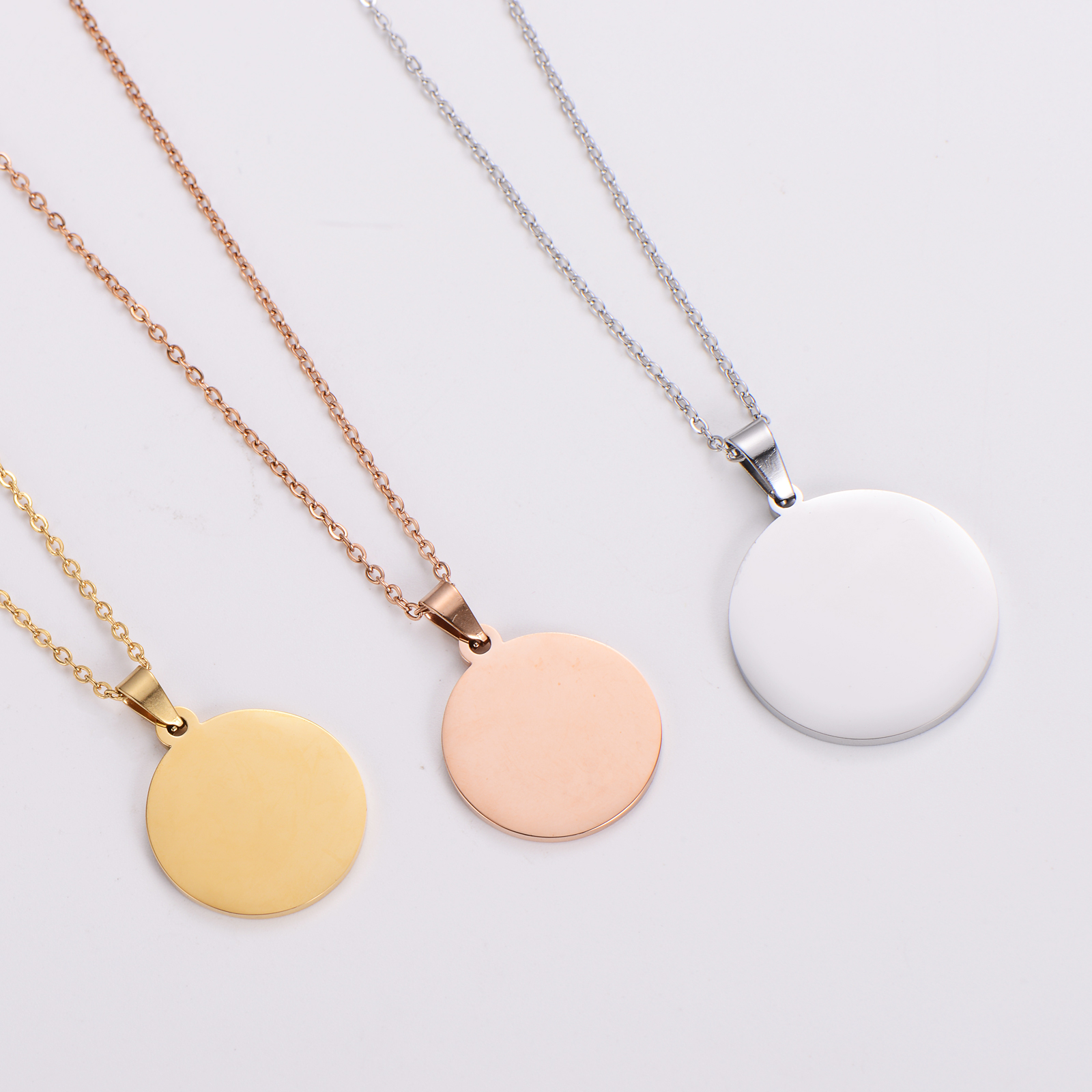 Stainless Steel 18k Gold Plated Sublimation Jewelry Blanks Round Pendant For Laser Engraving 