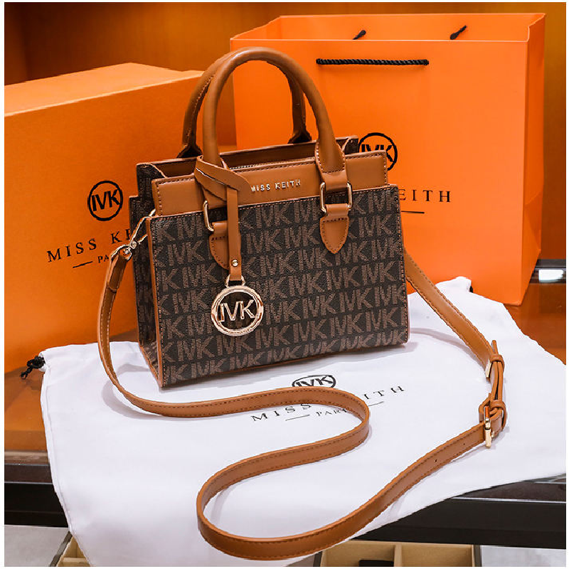 2023 Custom Luxury Ladies Handbags Designer Women Crossbody Bags Guangzhougoods Designer Pack 
