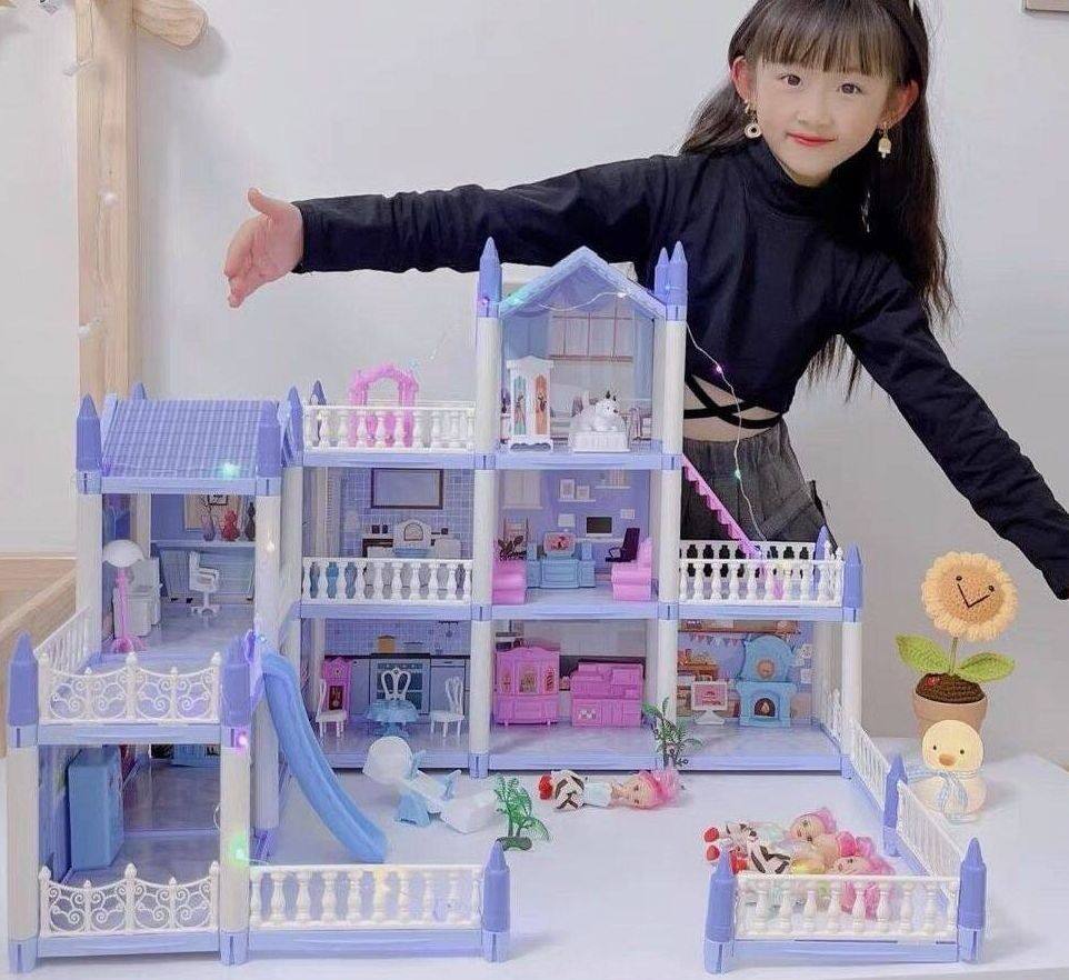 [Free Dolls+ LED ]Kids Doll House Barbie Castle DIY Kids Girl Toys Dollhouse Best Gift Model Frozen Assembling Dream Villa