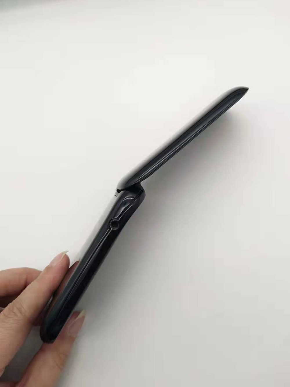 Hot selling original Samsung E1272 mobile phone GSM quad-band mobile phone dual card flip old button old 2G mobile phone