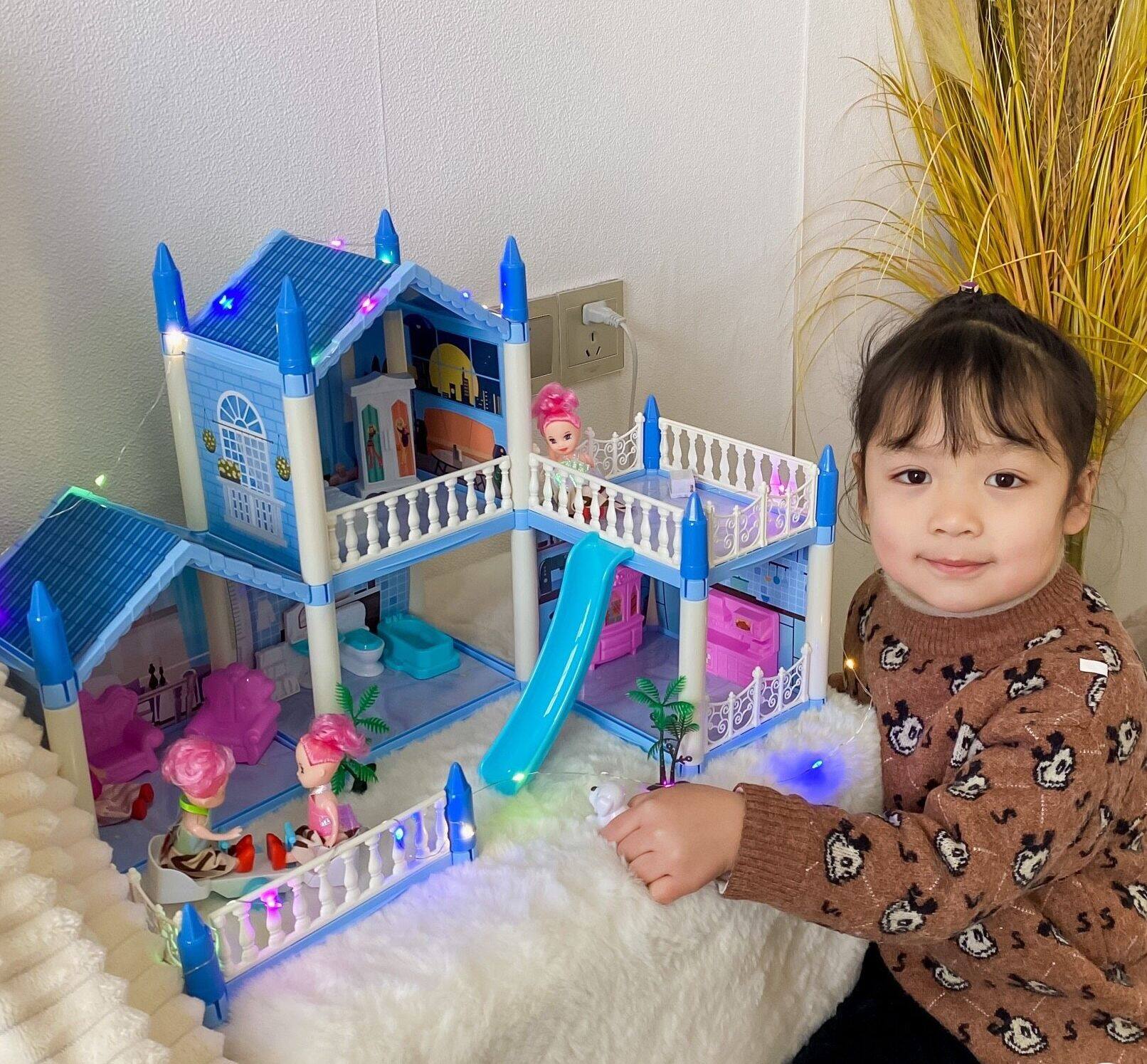 [Free Dolls+ LED ]Kids Doll House Barbie Castle DIY Kids Girl Toys Dollhouse Best Gift Model Frozen Assembling Dream Villa