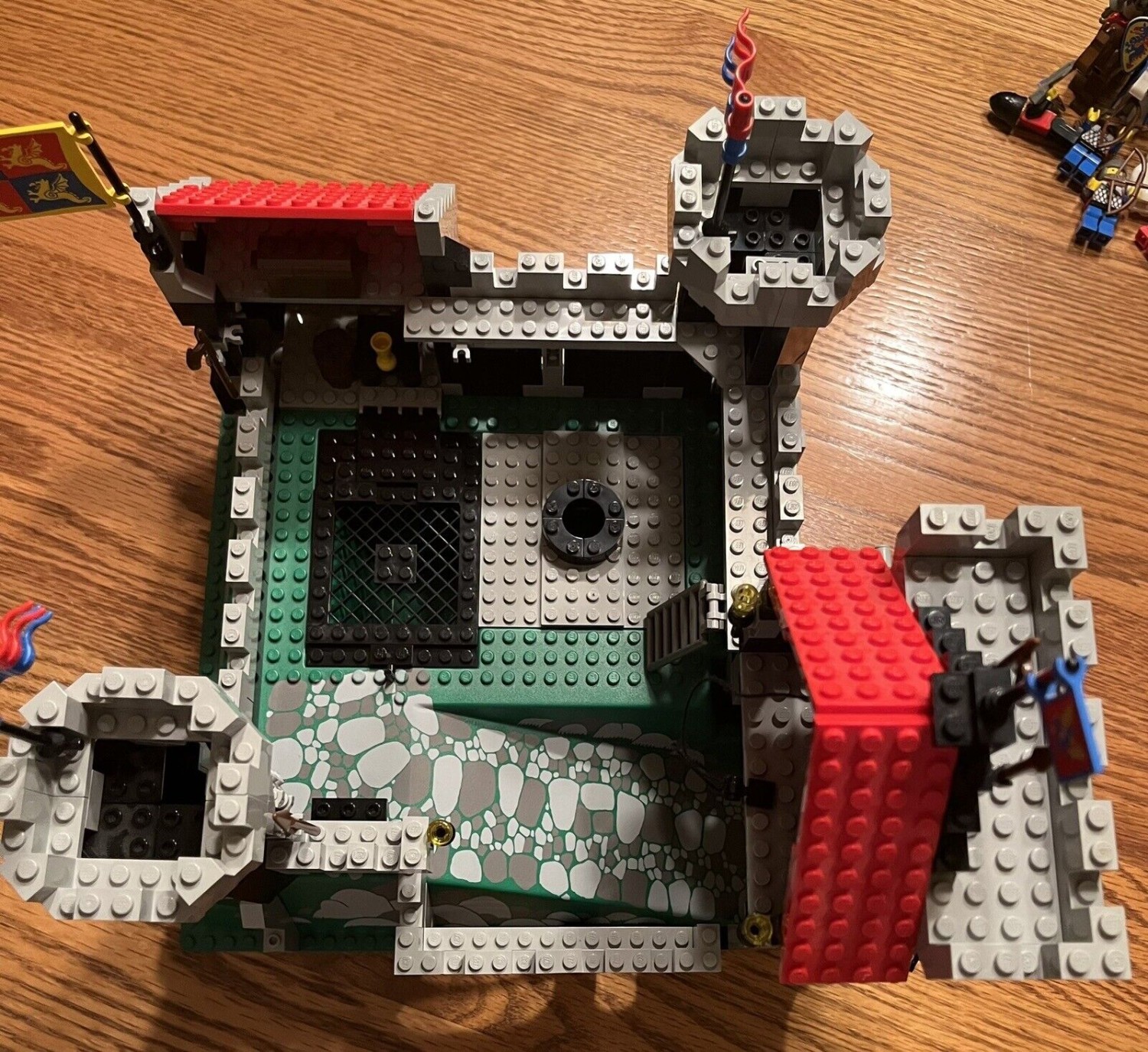 LEGO 6086 Black Knight’s Castle With Box And Instructions Read Description