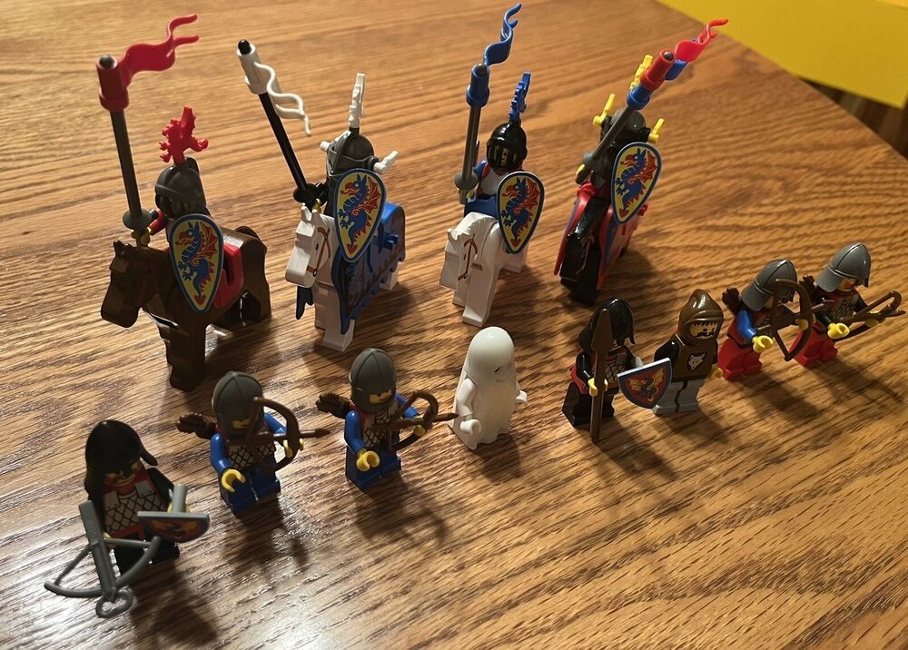 LEGO 6086 Black Knight’s Castle With Box And Instructions Read Description