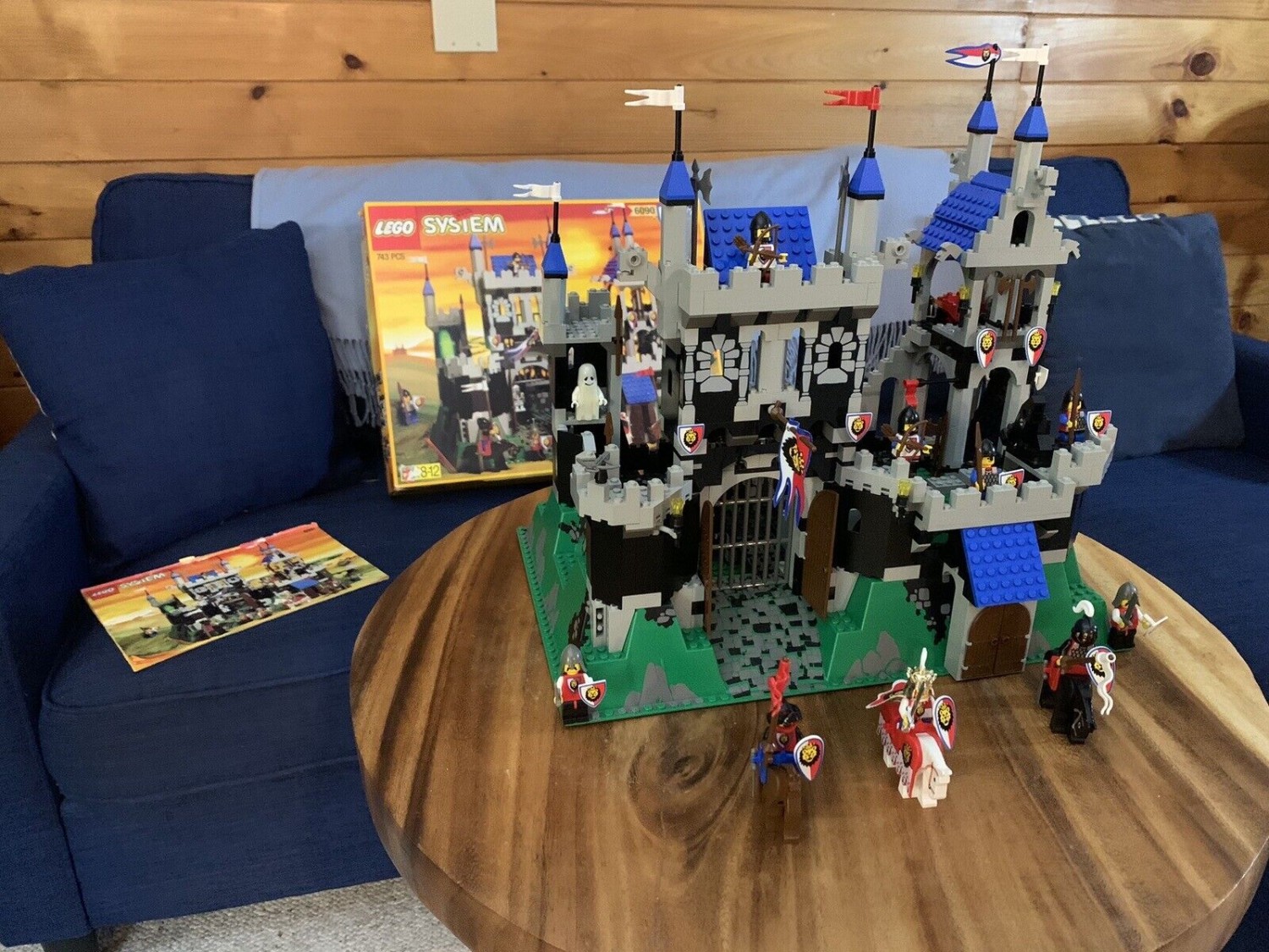 LEGO 6090 Royal Knight's Castle with Box & Instructions EXCELLENT CONDITION