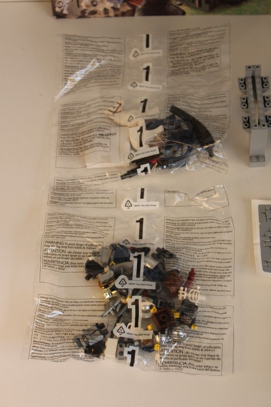 LEGO 7094 CASTLE: KINGS CASTLE SIEGE (BRAND NEW/OPEN BOX) SEE PICS