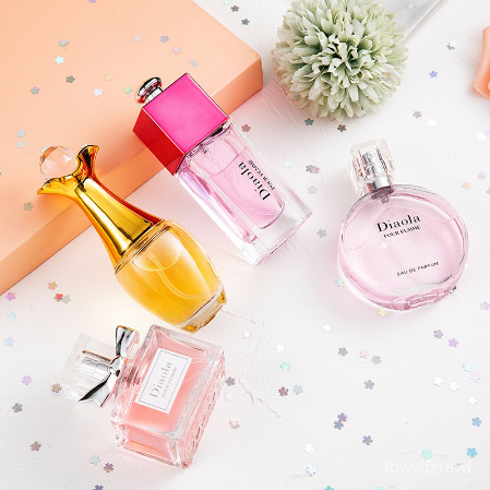 VIP?Official authentic big brand Huayang sweetheart real me perfume women's long-lasting light fragrance four-piece set gift box to send a sample HYQN