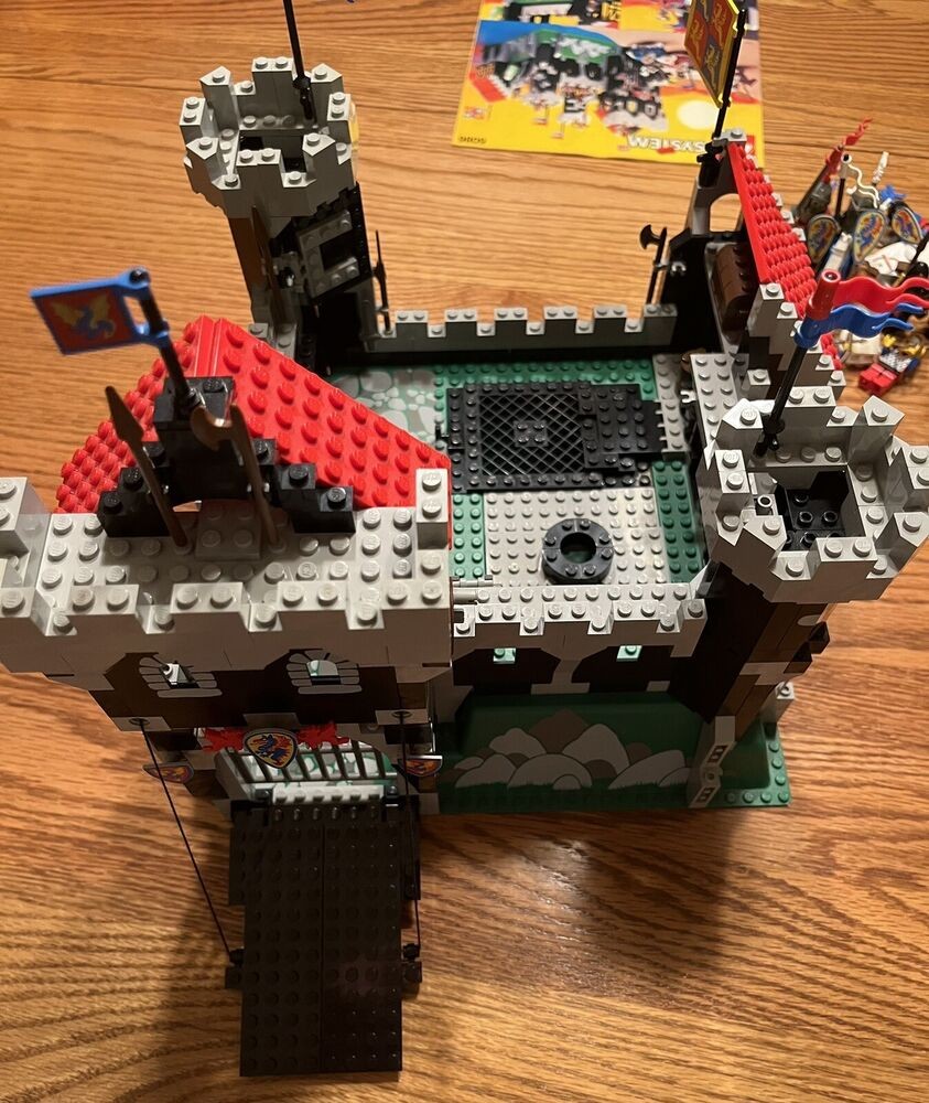 LEGO 6086 Black Knight’s Castle With Box And Instructions Read Description