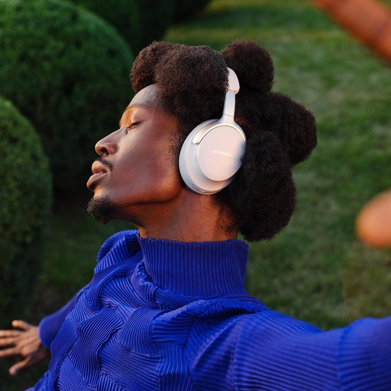 Bose QuietComfort Ultra Bluetooth Headphones, Wireless Headphones with Spatial Audio, Over-Ear Noise Cancelling with Microphone, Up to 24 Hours of Playtime