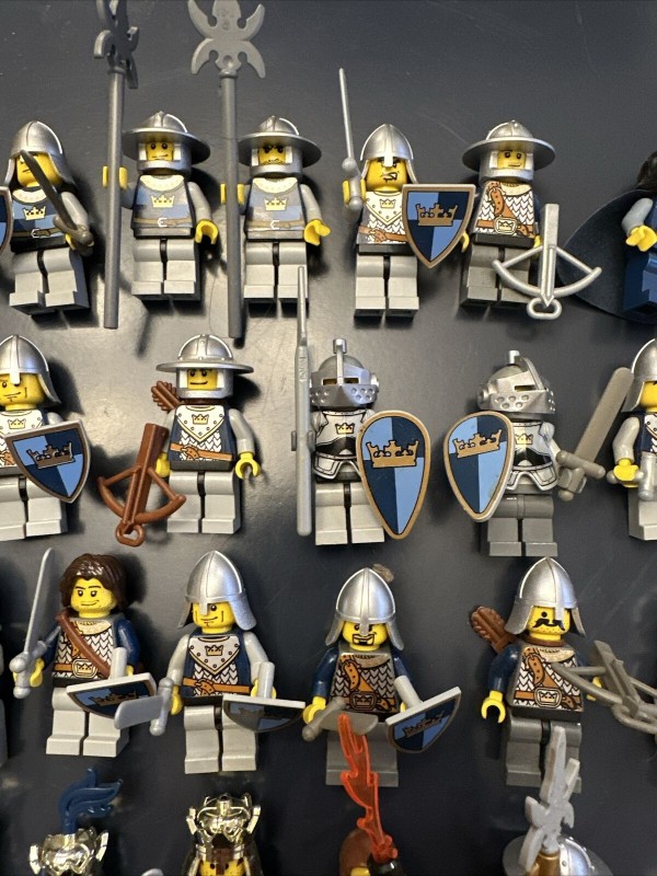 LEGO Fantasy Era King's Knight Minifigure Lot of 44 Lion Crown Queen Castle Rare