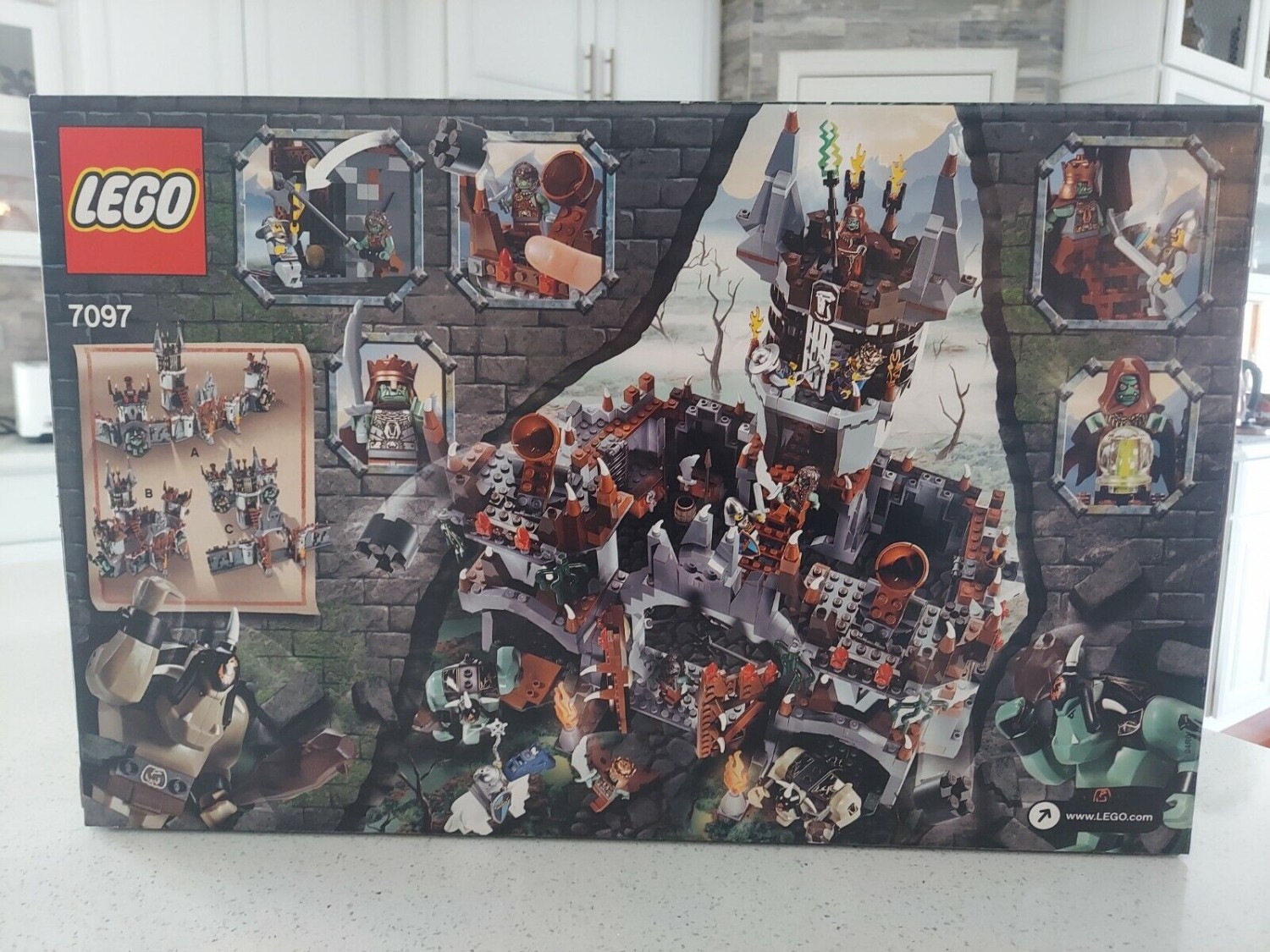 New LEGO Castle TROLL MOUNTAIN FORTRESS 7097 Kingdom knight troll witch orc king