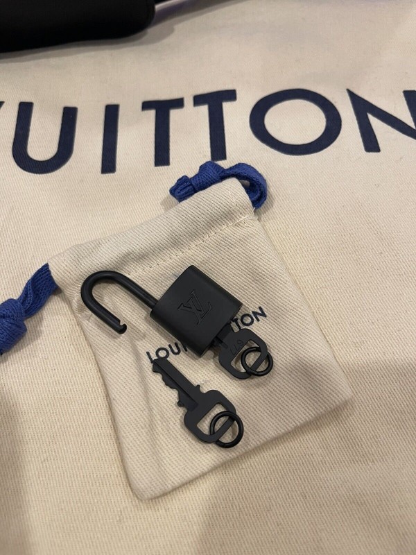 LOUIS VUITTON KEEPALL 50 LED BANDOULIÈRE Limited-EDITION “VIRGIL ABLOH’s” FW19