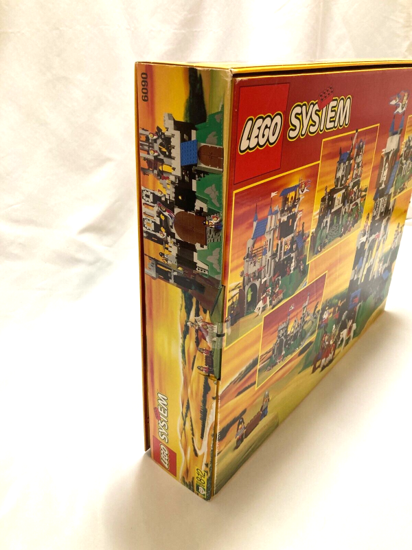 LEGO Castle 6090 Royal Knight's Castle1 Original Vintage MISB!!