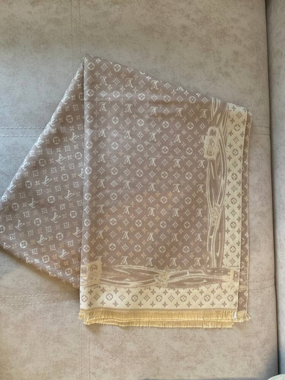 Louis Vuitton stole scarf cashmere silk