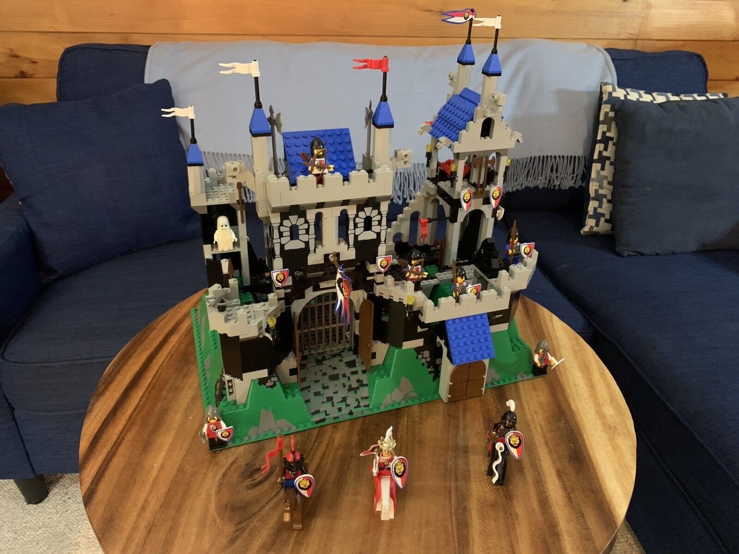 LEGO 6090 Royal Knight's Castle with Box & Instructions EXCELLENT CONDITION