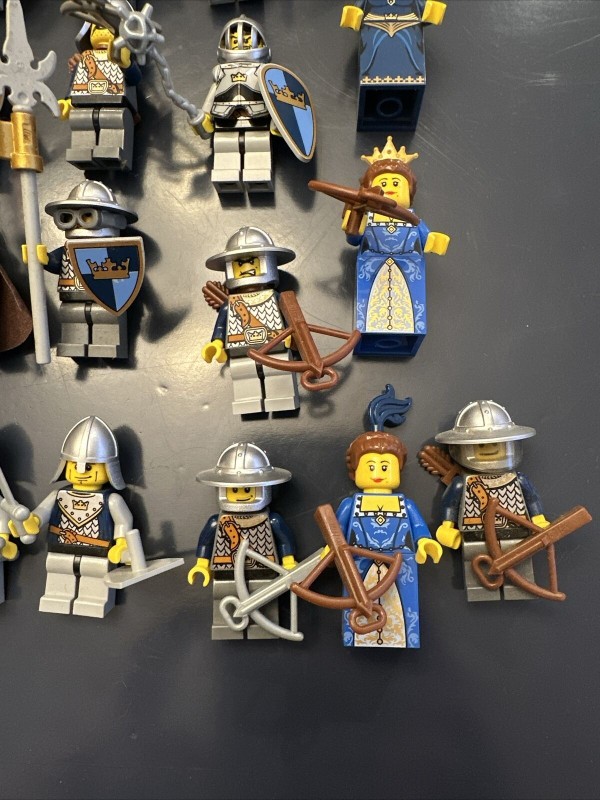 LEGO Fantasy Era King's Knight Minifigure Lot of 44 Lion Crown Queen Castle Rare
