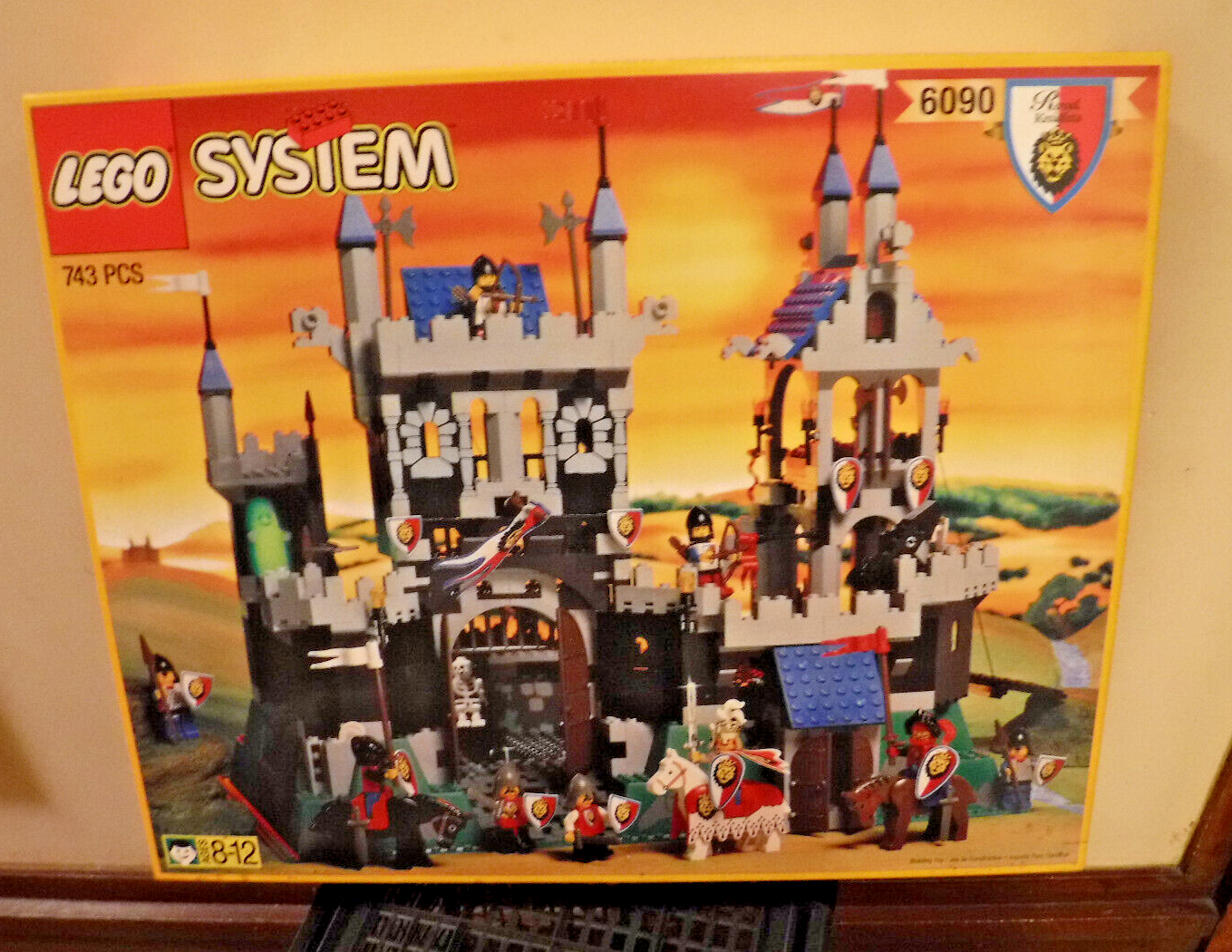 Lego System 6090 Royal Knights Castle New in Sealed Box 743 PCS. 1995