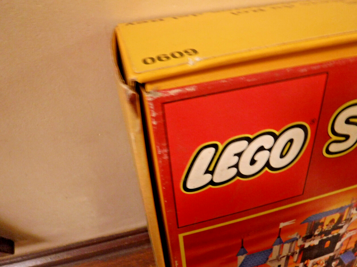 Lego System 6090 Royal Knights Castle New in Sealed Box 743 PCS. 1995