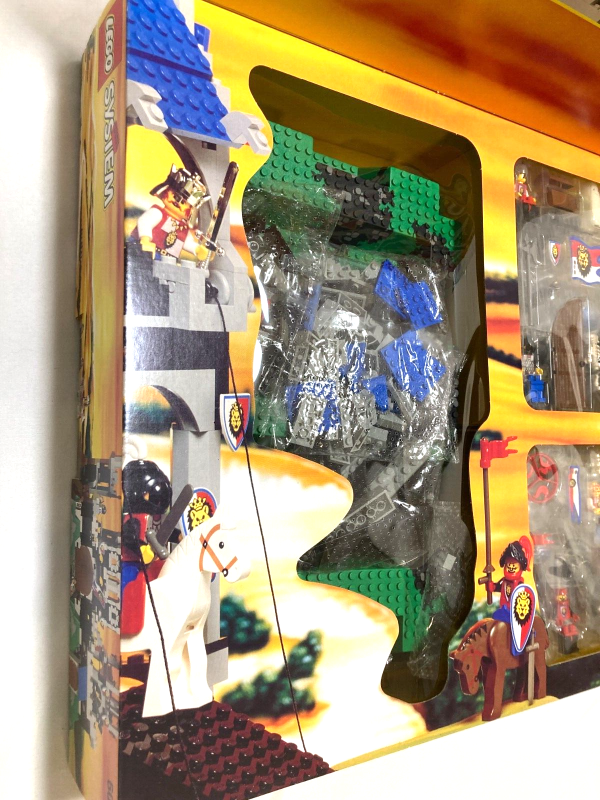 LEGO Castle 6090 Royal Knight's Castle1 Original Vintage MISB!!