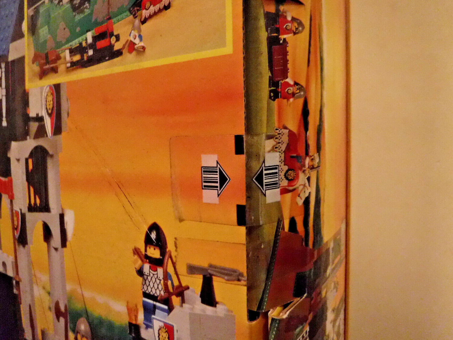 Lego System 6090 Royal Knights Castle New in Sealed Box 743 PCS. 1995