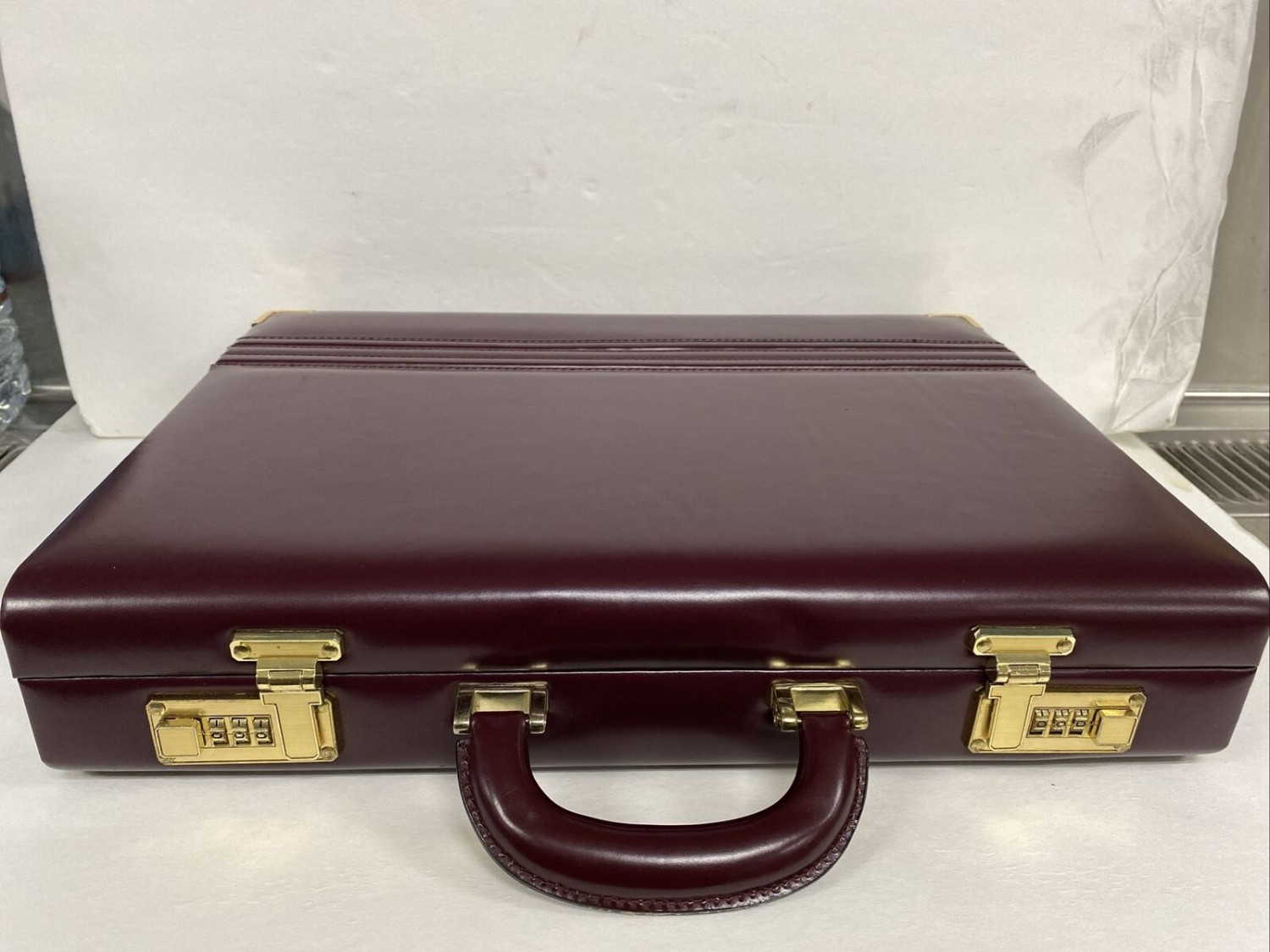 Knoxx Londonderry Business Briefcase for Men Hard Case Leather Burgundy Size L