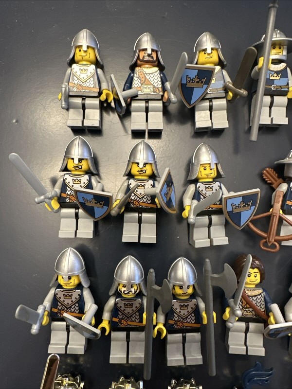 LEGO Fantasy Era King's Knight Minifigure Lot of 44 Lion Crown Queen Castle Rare
