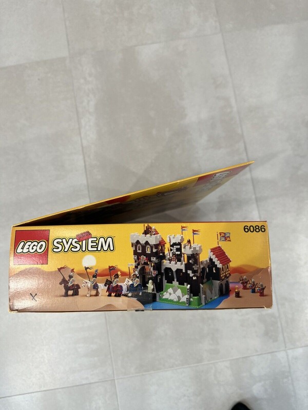 LEGO 6086 Black Knights Castle **Please See Description** SHIPS FROM USA