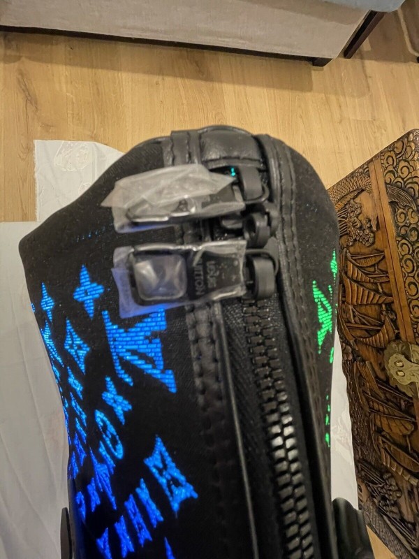 LOUIS VUITTON KEEPALL 50 LED BANDOULIÈRE Limited-EDITION “VIRGIL ABLOH’s” FW19