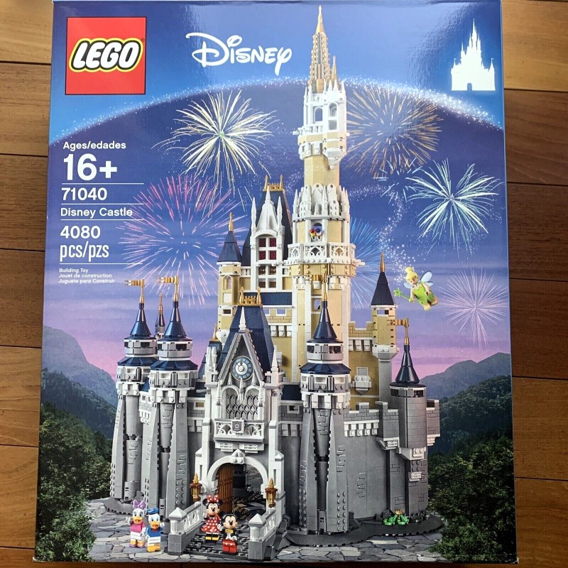 LEGO Disney 71040 DISNEY CASTLE Brand New Retired Set mint! Brand New!