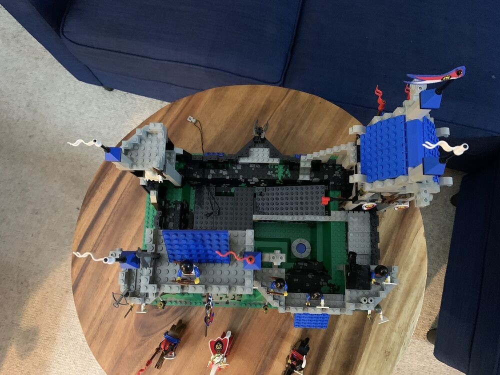 LEGO 6090 Royal Knight's Castle with Box & Instructions EXCELLENT CONDITION