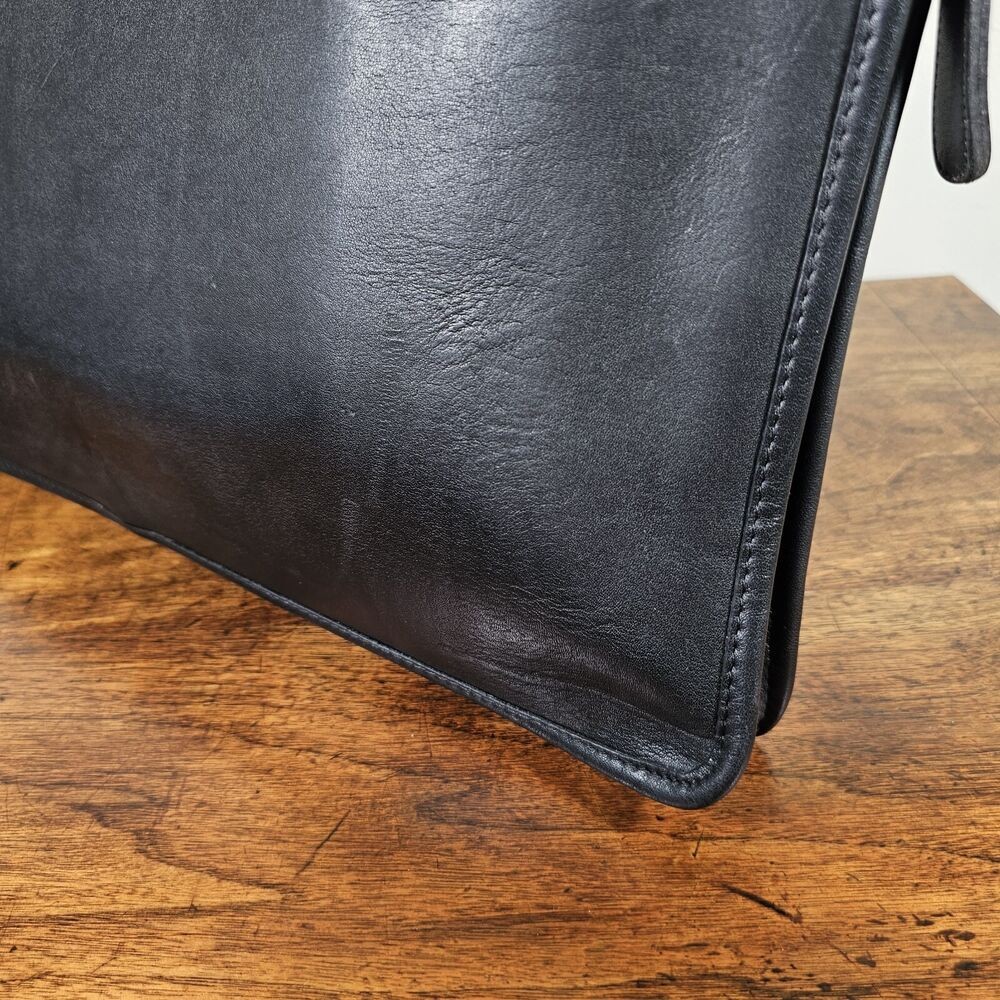VINTAGE MADE IN USA Coach Black Glove Leather Zip Document Portfolio Laptop Case