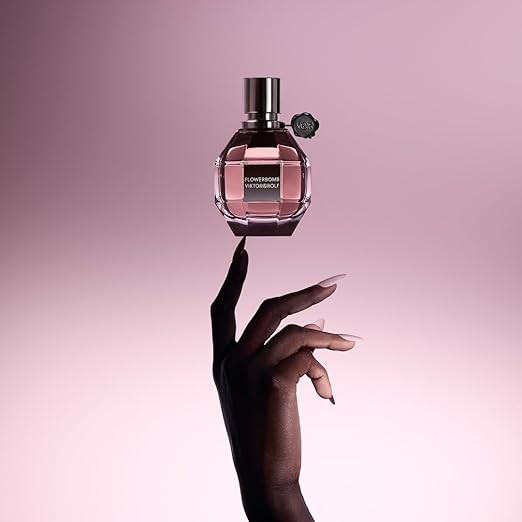 Viktor&Rolf - Flowerbomb Eau de Toilette - Women's Fragrance - Floral and Woody - with notes of Rose, Peony and Patchouli