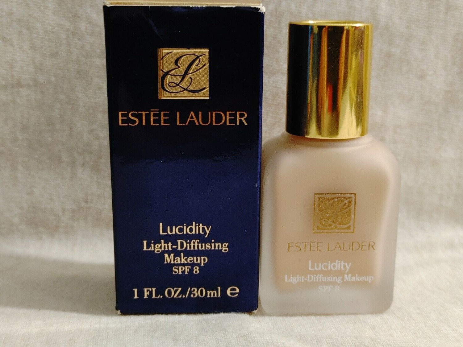Estee Lauder Lucidity Light Diffusing Makeup 06 IVORY BEIGE/RARE {FREE SHIPPING}