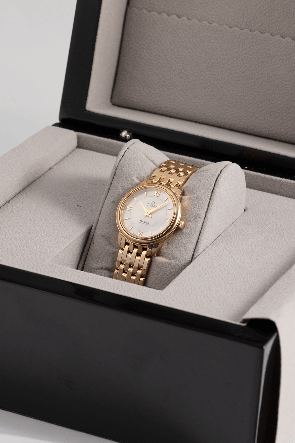 Omega DeVille Prestige 18ct Rose Gold 27.4mm Quartz 424.50.27.60.05.002-