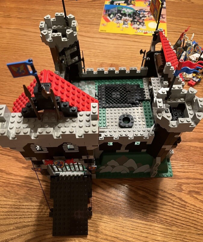 LEGO 6086 Black Knight’s Castle With Box And Instructions Read Description