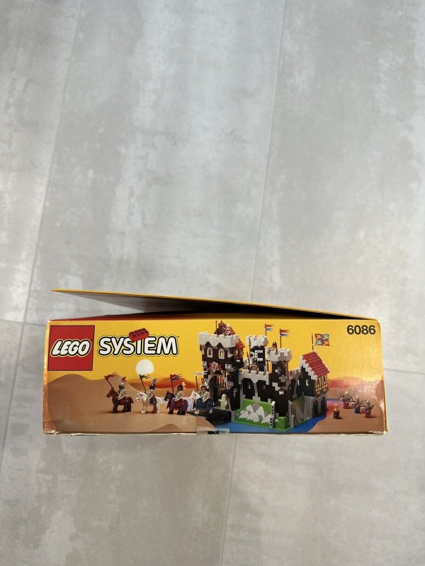 LEGO 6086 Black Knights Castle **Please See Description** SHIPS FROM USA