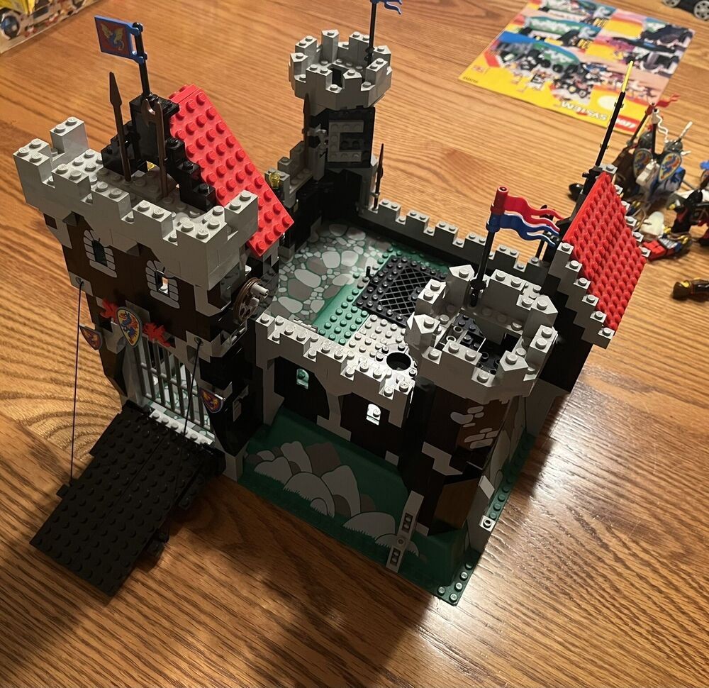 LEGO 6086 Black Knight’s Castle With Box And Instructions Read Description