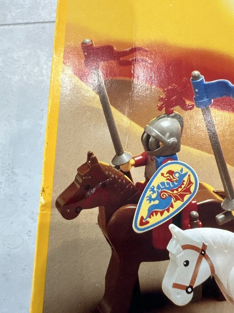 LEGO 6086 Black Knights Castle **Please See Description** SHIPS FROM USA